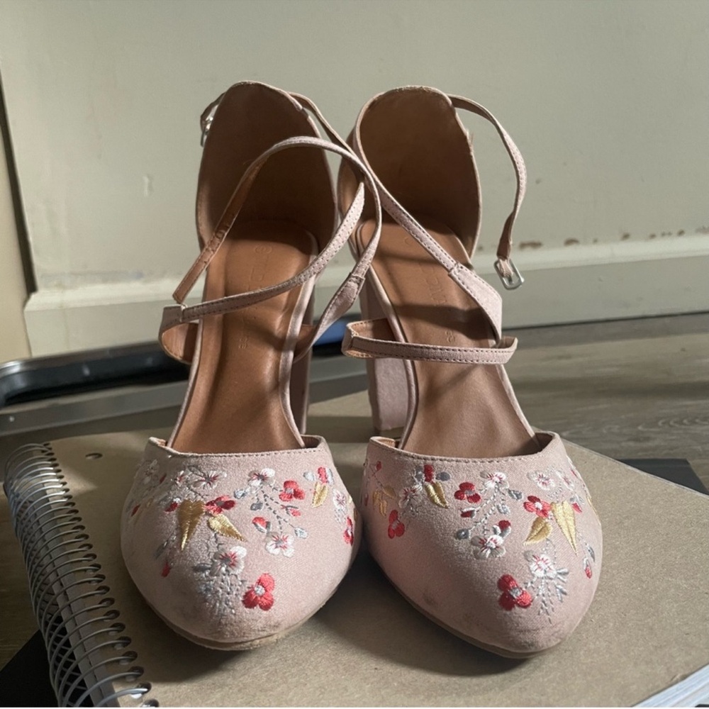 Wild Diva Blush Floral Embroidered Heels - Picture 3 of 6